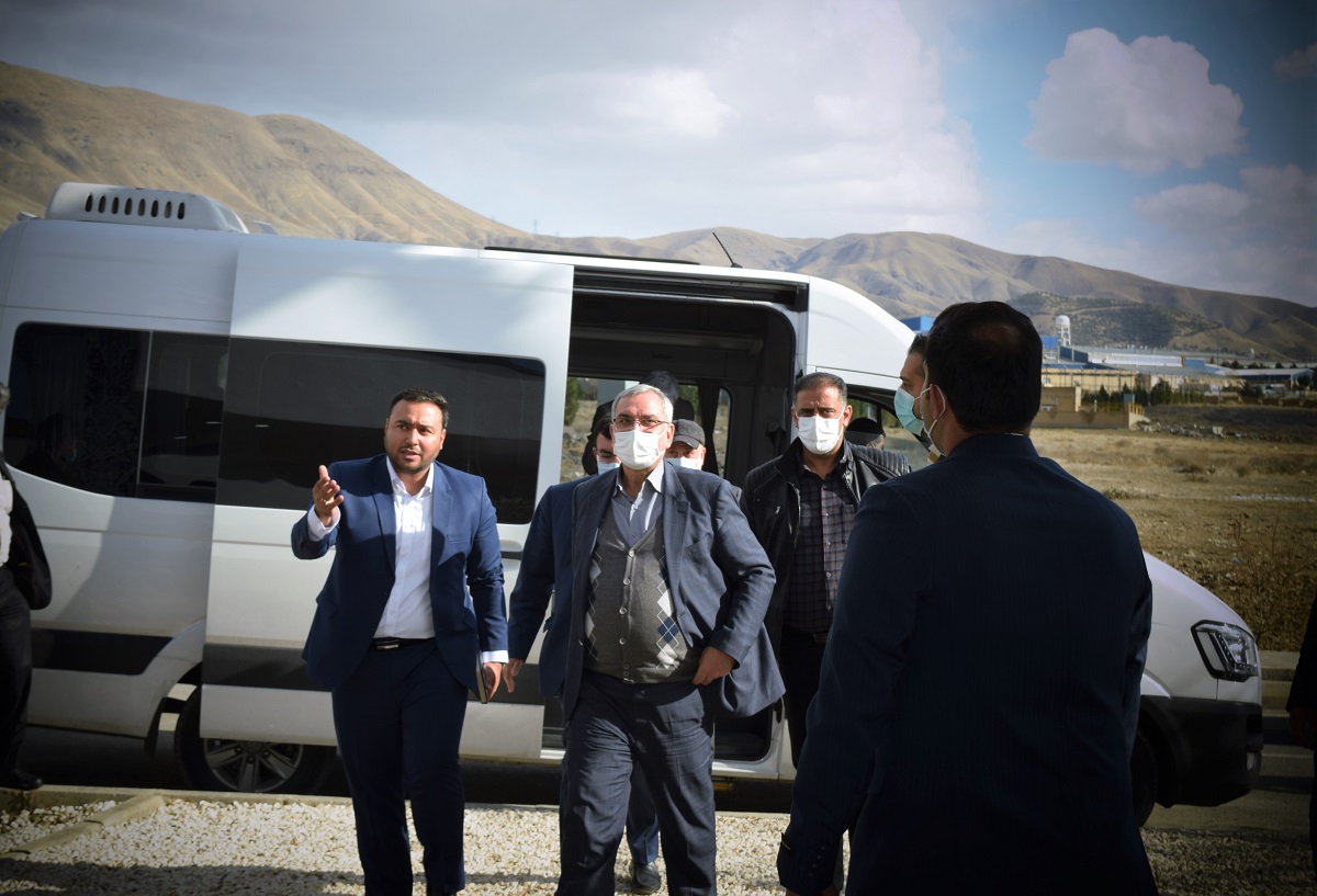  وزیر بهداشت درمان و آموزش پزشکی از شهرک صنعتی دارویی برکت بازدید کرد.