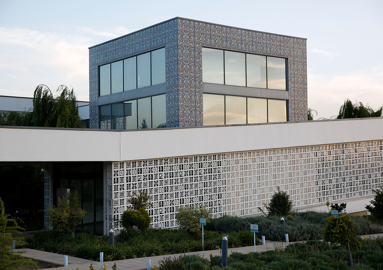 آگهی مزایده اجاره آشپزخانه و رستوران شهرک صنعتی دارویی برکت 