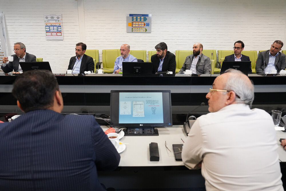 بازدید رئیس ستاد اجرایی فرمان حضرت امام از شهرک دارویی